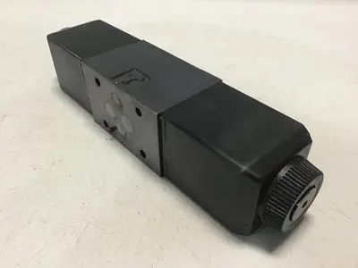 USED VICKERS DG4V3S82CVMUH560