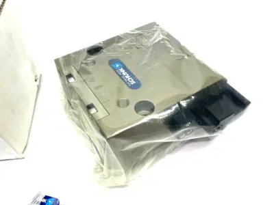 USED SCHUNK UNIVERSAL GRIPPER 23.5MM STROKE PER JAW SIZE: 100, PGF 100-AS