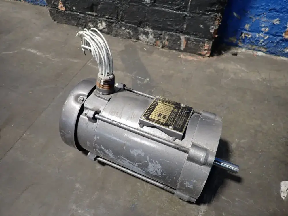 USED BALDOR VM7002A