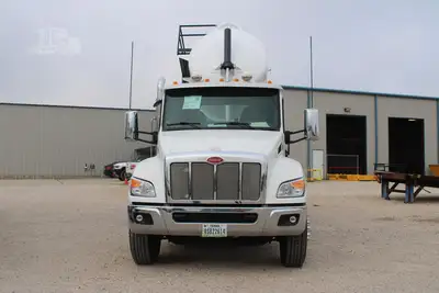 New | in-Stock 2027 PETERBILT 548 Vacuum Truck Texas US | Roll Off Truck World #1492009