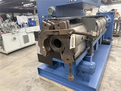 4.5" Merritt/Davis Standard Single Screw Extruder, Air Cooled 24:1 L/D Barrel, 150 HP AC Motor