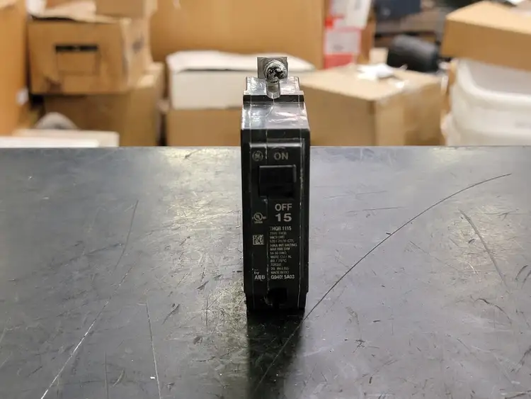 Used GENERAL ELECTRIC THQB115 Switchgears British Columbia CA | Lenmark #241231