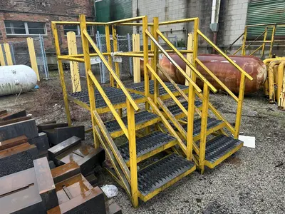 (3) HEAVY DUTY PLATFORM STAIRS: STOCK #23128