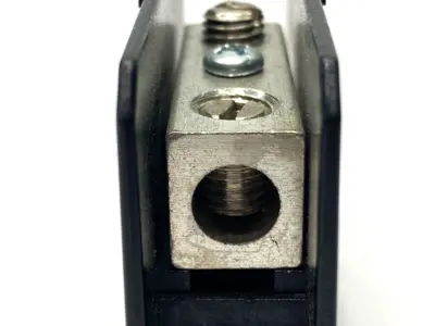 Used Square D Ser. D Power Distribution Block 1-Pole, 600V Terminal Blocks Michigan US | Maverick Industrial Sales #1496057