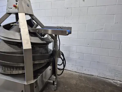 USED 2011 BENIER NEDERLAND BV TALLROUND