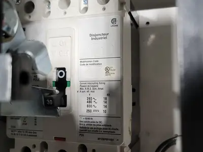Used EATON SVX015A1-5A4N1 Switchgears British Columbia CA | Lenmark #240403