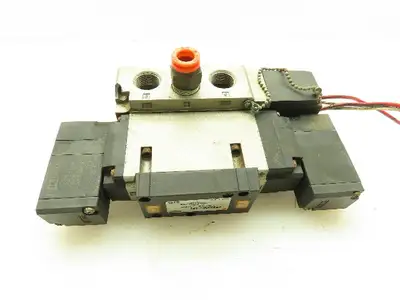 SMC VFS3300-3FZ Solenoid Valve Pneumatic Air AC94-136V 3/8" Ports