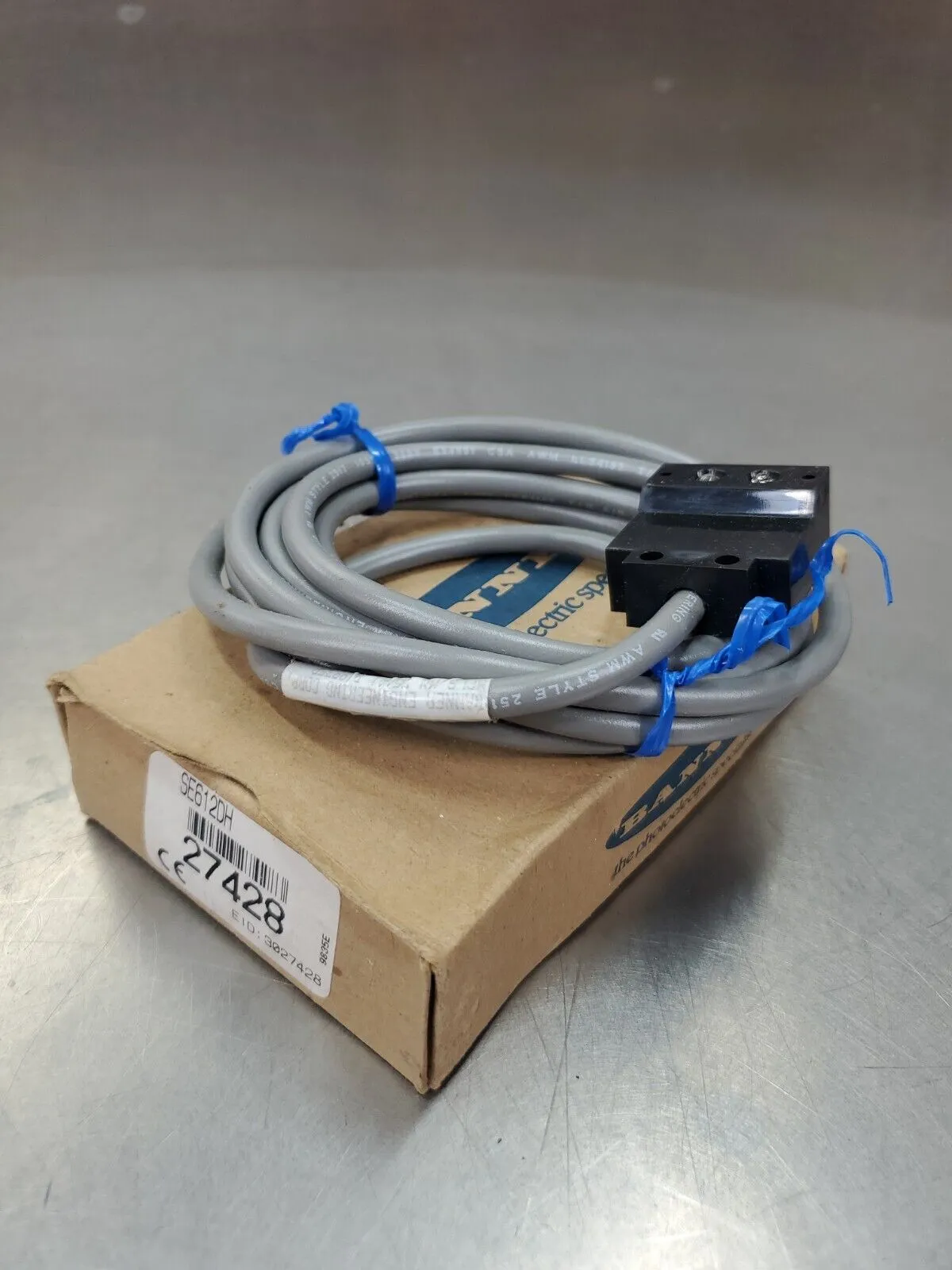 BANNER SE612DH ECONO-BEAM Photoelectric Sensor. 5D-1