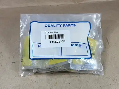 NEW JOHN DEERE A852122