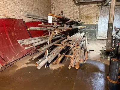 LARGE AMOUNT OF CAST, STAINLESS STEEL, ALUMINUM, GALVINIZED AND PVC PIPES