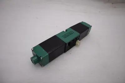 NUMATICS 081SS400M000061 PNEUMATIC SOLENOID VALVE 26A 150PSI STOCK H1511
