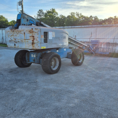 USED 2014 Genie S-65