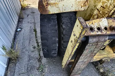 Used 1970 CATERPILLAR B25 Internal Combustion Forklifts: Pneumatic Tire Wisconsin US | Proxy Equipment #1385029