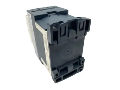 Used Schneider Electric IEC Contactor 3P 18A 480VAC 24VDC Coil PLC Contactors Michigan US | Maverick Industrial Sales #1401774