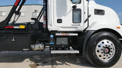 New | in-Stock 2025 MACK MD6 Rolloff Trucks Texas US | Roll Off Truck World #1491867