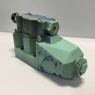 USED VICKERS DG4V52ALMP7LH630