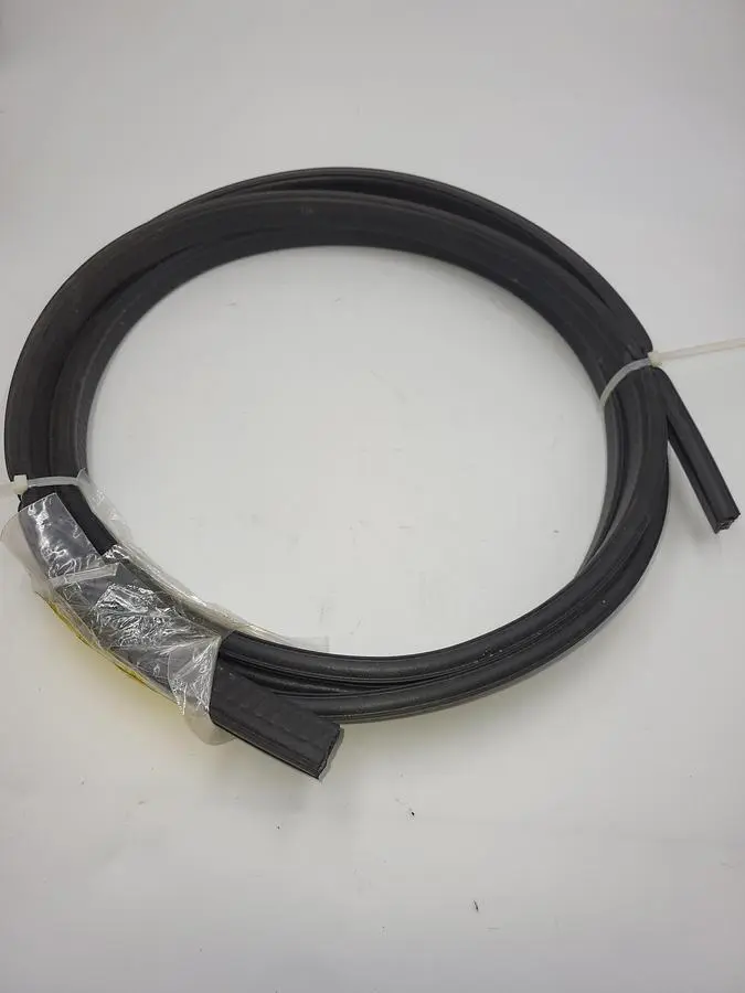Oil-Resistant Rubber 7/16" Wide Top Bulb Buna-N foam -40° F to 212° F metal core  Detergent, Grease, Oil, Salt, Steam, Water / 12335a51