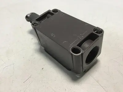 USED SCHMERSAL T4VH 335-02Z