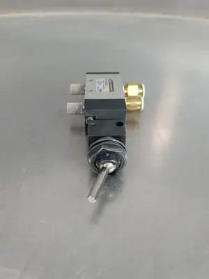 SMC VFM350 PNEUMATIC MECHANICAL VALVE, Press 0.15~0.9MPa. 6E-9