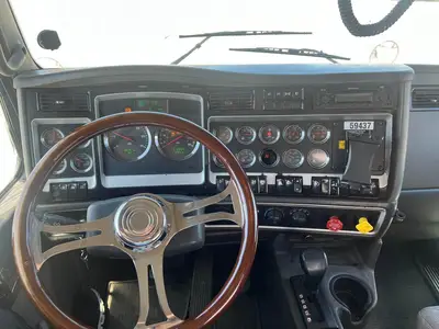 USED 2012 KENWORTH T800