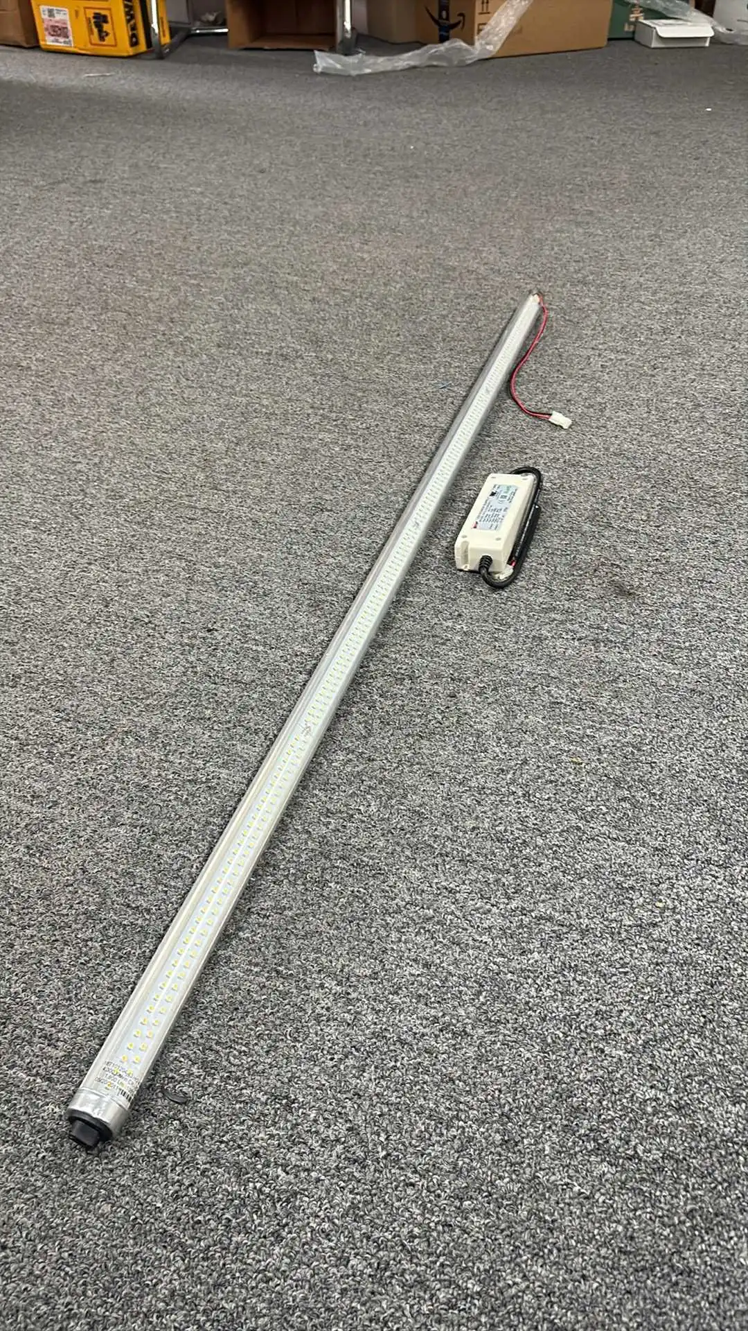 USED LED 4FT LED R17D
