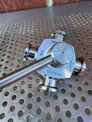 USED GE HEALTHCARE SALVI DN6 796 4-WAY 316 VALVE 18-5757-01 W/ 1.2" SANITARY FITTING