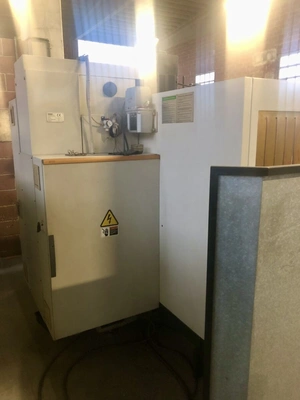 MOMAC CNC Vertical Mill, in very good working condition, visible under power