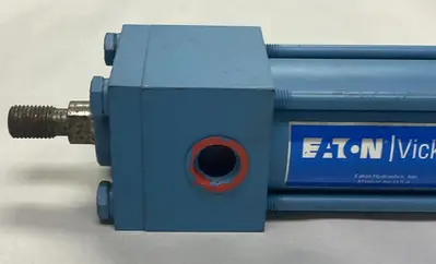 Used VICKERS T510CWCA1AA02000 Cylinders | Surplus Asset Holdings #1207240