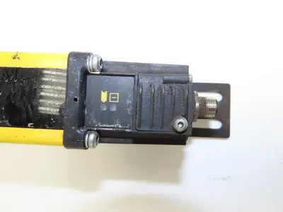 Allen Bradley GuardShield Safety Light Curtain Transmitter/Receiver Set 1120mm