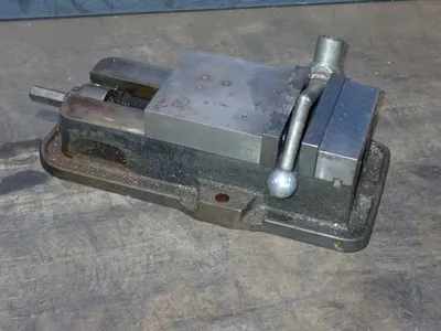 Kurt 6" Vise
