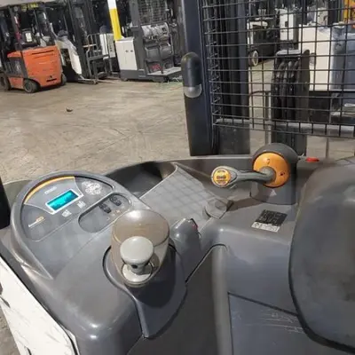 USED 2018 CROWN RR5725-45
