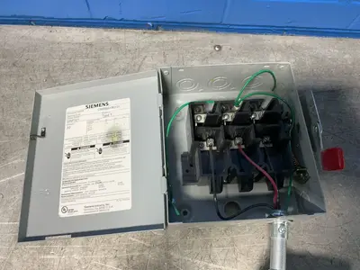 Used SIEMENS GNF321 Switchgears Ohio US | HGR 24 #1233470