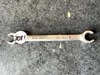 CRAFTSMAN -VA- 44177  13mm  x  14mm Flare Nut Metric Wrench  USA Hand Tool