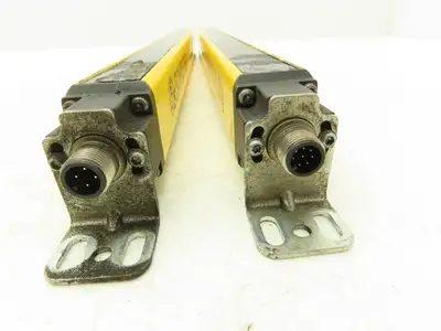 Schmersal SLC440-ER-0330-14-01 330mm Light Curtain Transmitter & Receiver Set