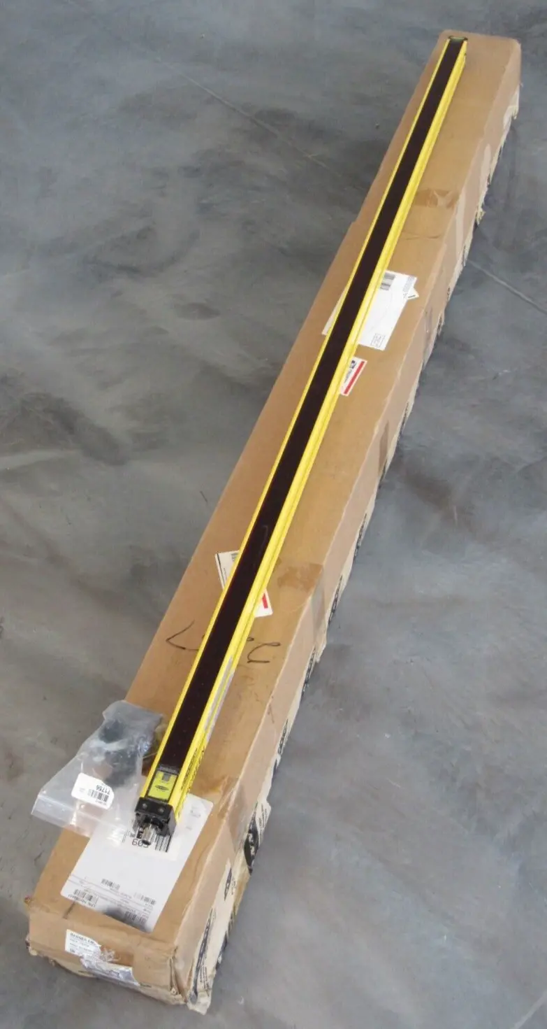 NEW BANNER SLSE30-1500Q8 LIGHT CURTAIN EMITTER 117302 SLSE301500Q8