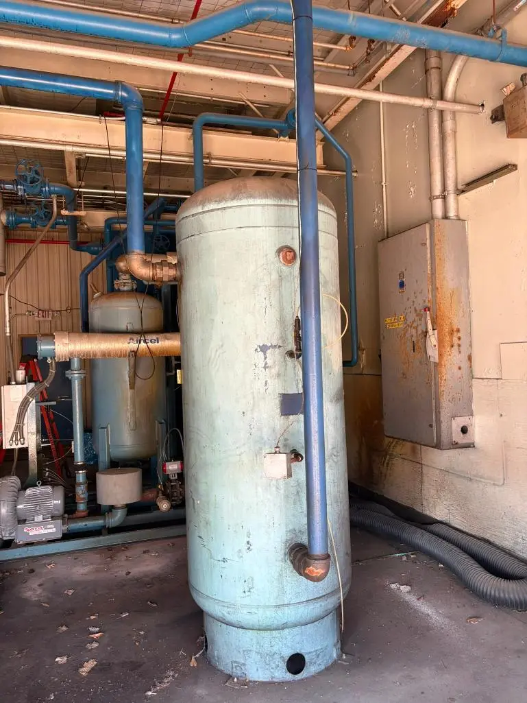 Used _UNKNOWN_ _UNKNOWN_ Pressure Tanks Ohio US | Myron Bowling Auctioneers Inc #1504550