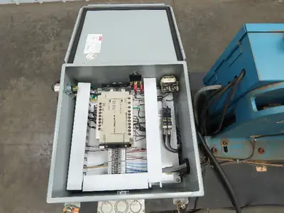 Cambridge AE2001 Automatic Rivet Machine Insertion Machine Von Weise Gromets