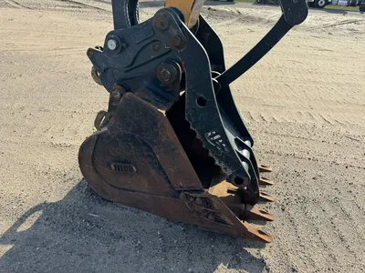 Used 2023 HYUNDAI HX140LC Crawler Excavators Minnesota US | Carco Truck & Equipment #1514265