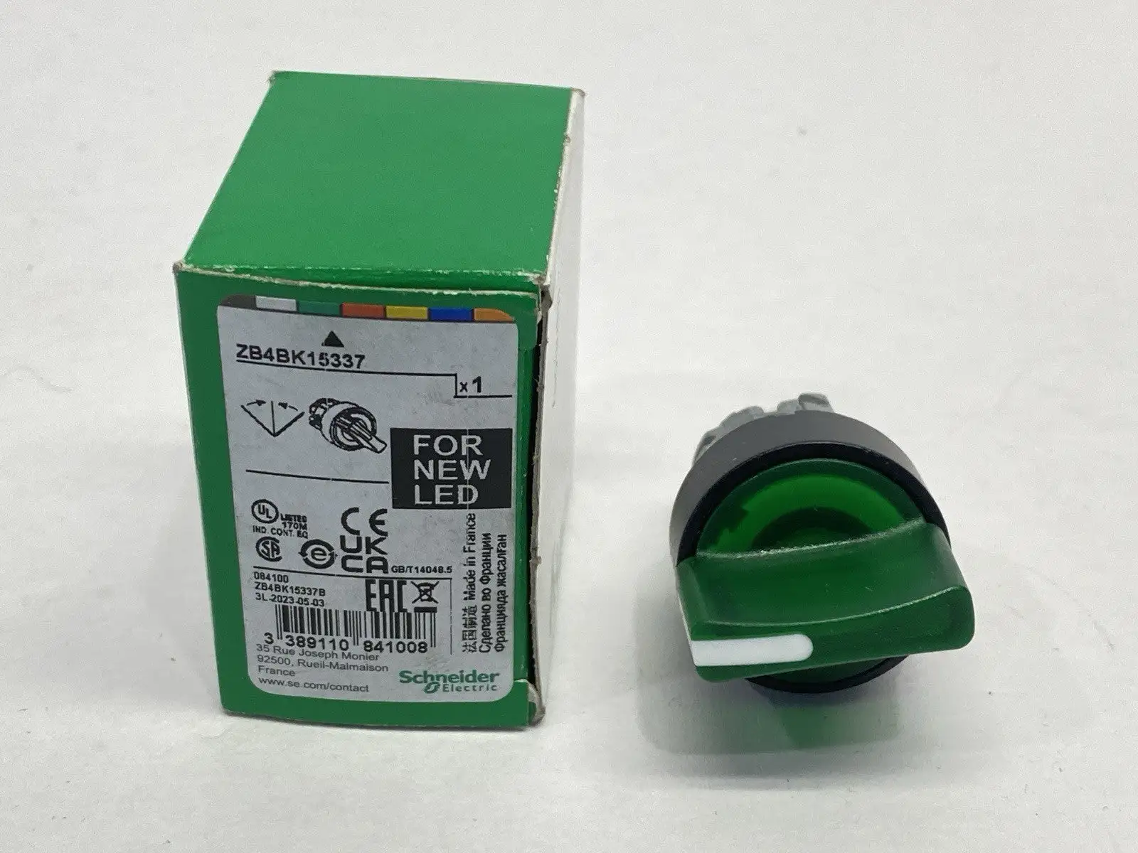 ZB4BK15337 | Schneider Electric  Iluminated Selector Switch Head Green 22mm 3-Pos - New