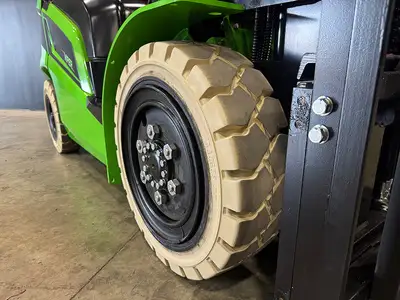 Used 2026 Viper FB30 4-Wheel Sit down Electric Counterbalance Forklifts New York US | United Lift #1446668