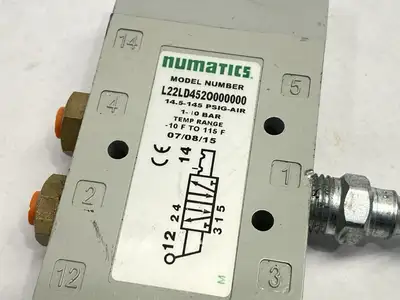 USED NUMATICS PNEUMATIC 4-WAY HAND LEVER VALVE
