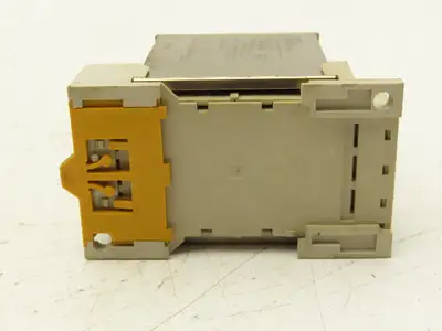 Omron G3JC-205BL Solid State Relay Contactor 12/24VDC Input  220V 3PH Out