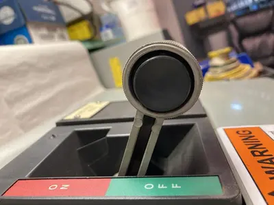 USED CUTLER-HAMMER CIN05182