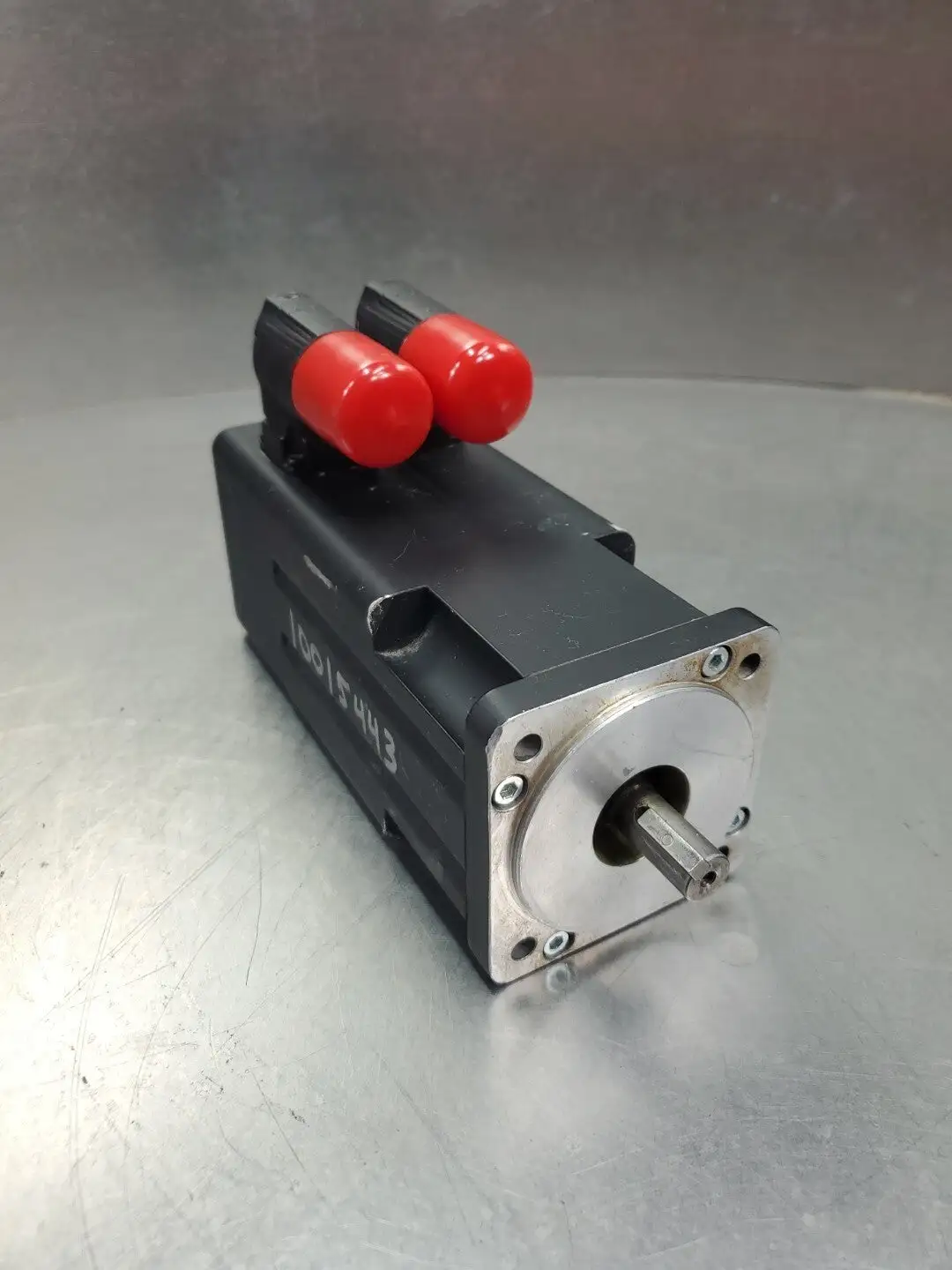 Used Allen-Bradley MPL-B230P-EJ72AA Servo Motors | Palmetto Automation #1151290