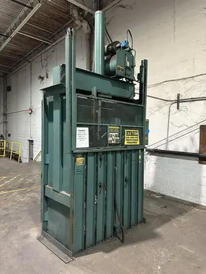 USED SELCO - HARRIS V5-HD-RD - REAR FEED FRONT EJECT SPECIALTY BALER