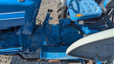 USED 1985 FORD 2910