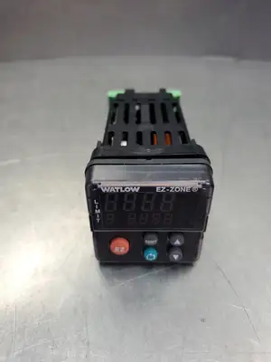 USED Watlow PM6L1AJ-AAAAAAA TEMPERATURE CONTROLLER, 100-240VAC, 50/60Hz