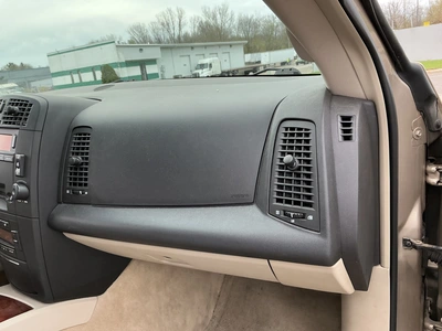 USED 2005 CADILLAC SRX