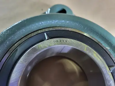 NEW NTN UKF215D1