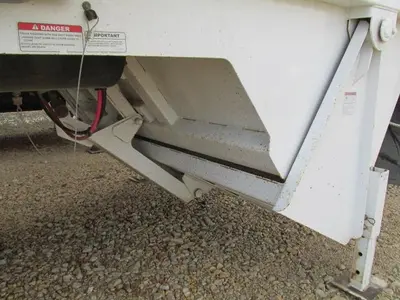 Used 2019 MIDLAND CROSS GATE BELLY DUMP Dump Trailers Manitoba CA | Conquest Truck & Auto Sales #1421336